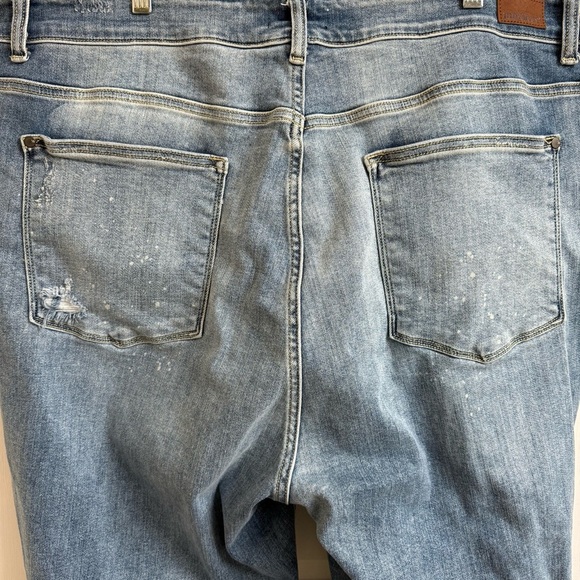 Judy Blue Size 24W Skinny Fit Distressed Bleach Splash Light Blue Jeans Stretch - Picture 3 of 14